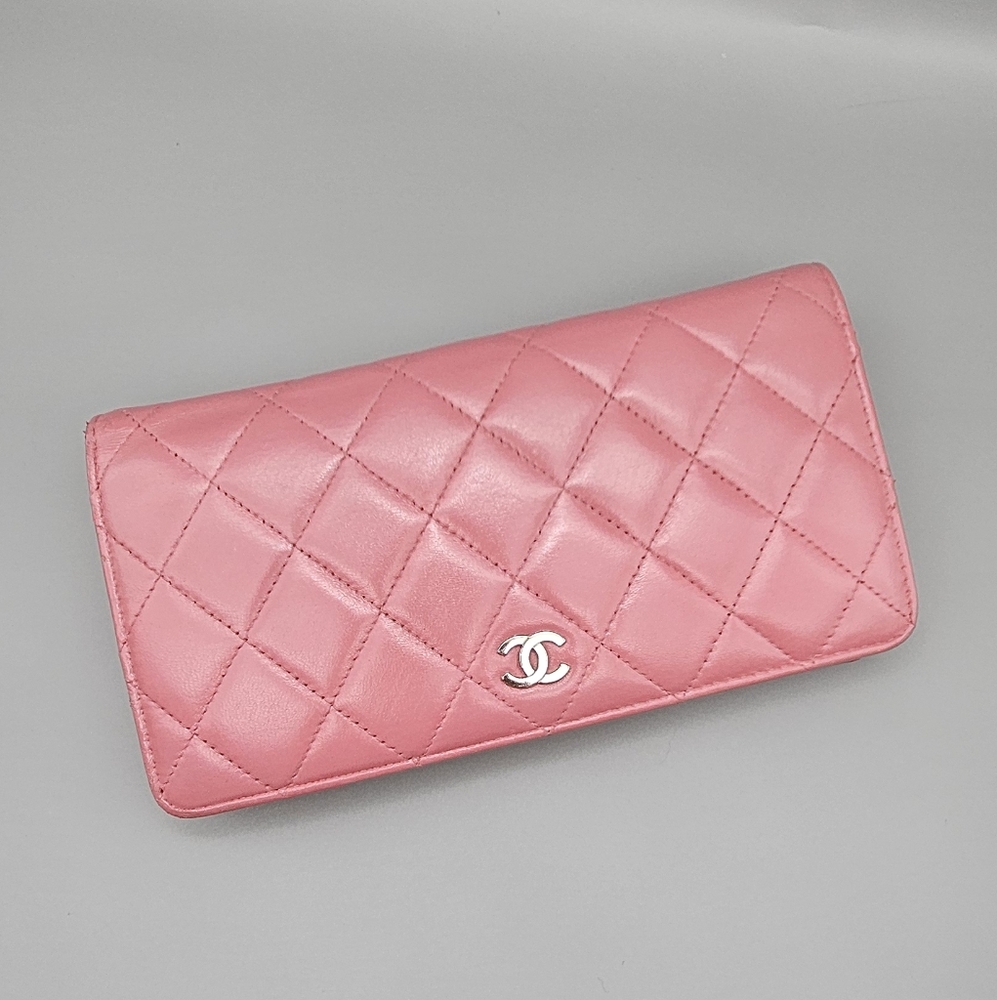 🩷CHANEL Pink Quilted Leather Wallet🩷 - Picture 3 of 16